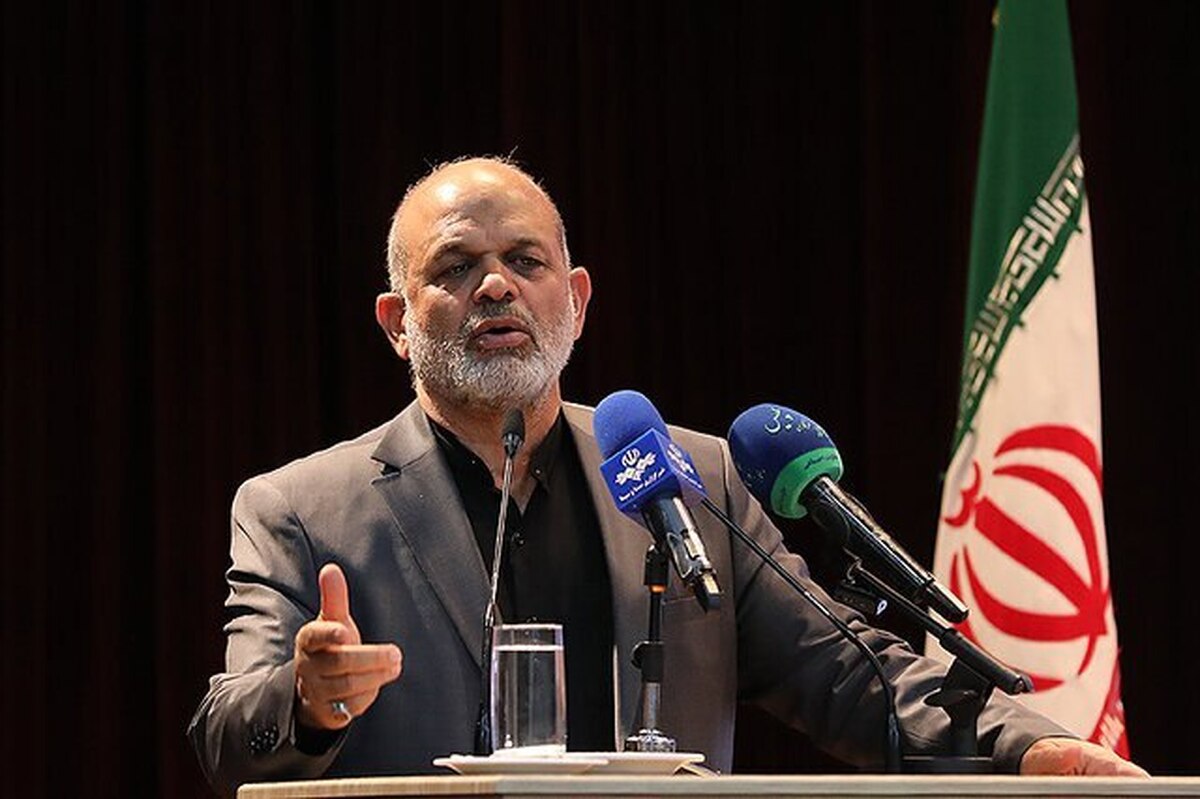 وزیر کشور گفت: ما یک عذرخواهی باید از ایرانیان خارج از کشور داشته باشیم؛ چراکه شرایط به‌گونه‌ای نیست که بتوانیم رأی همه ایرانیان را اخذ کنیم.