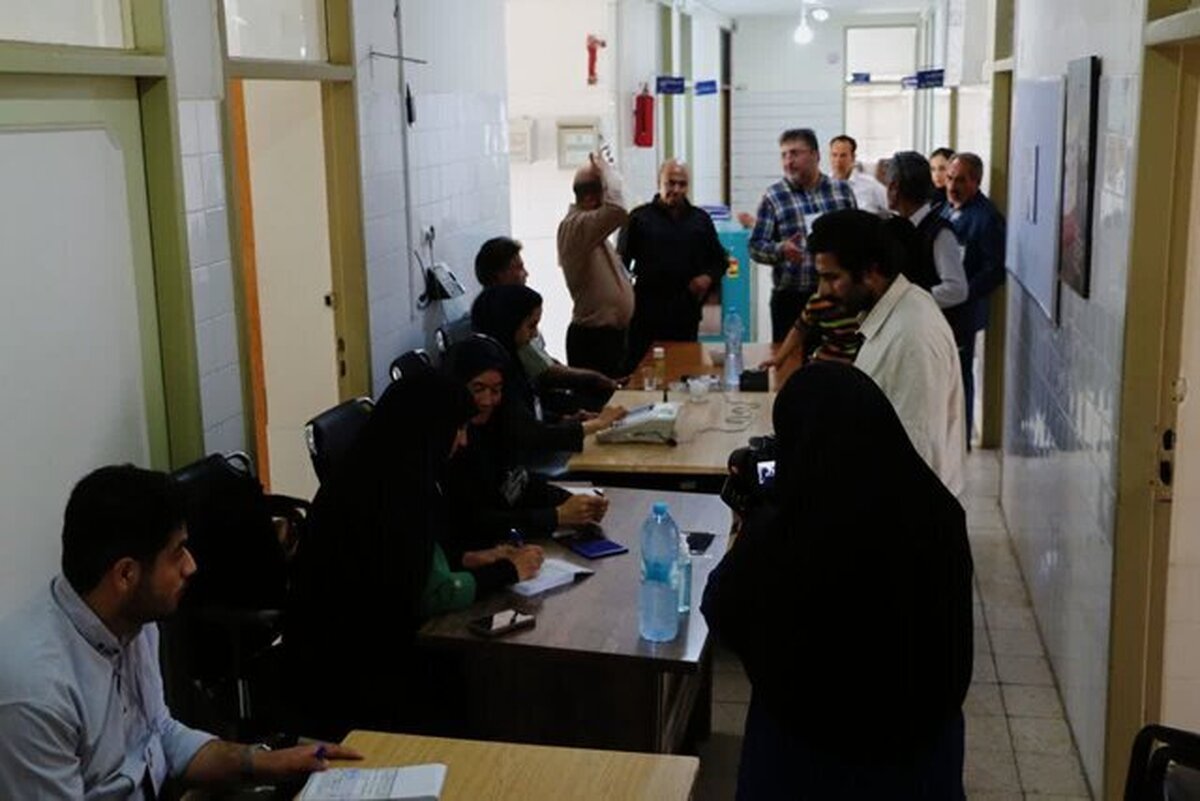 فرماندار کاشمر گفت: امانت‌داری و برگزاری انتخاباتی سالم و امن جزو خطوط قرمز است و در این خصوص با هیچ‌کس تعارف نداریم.