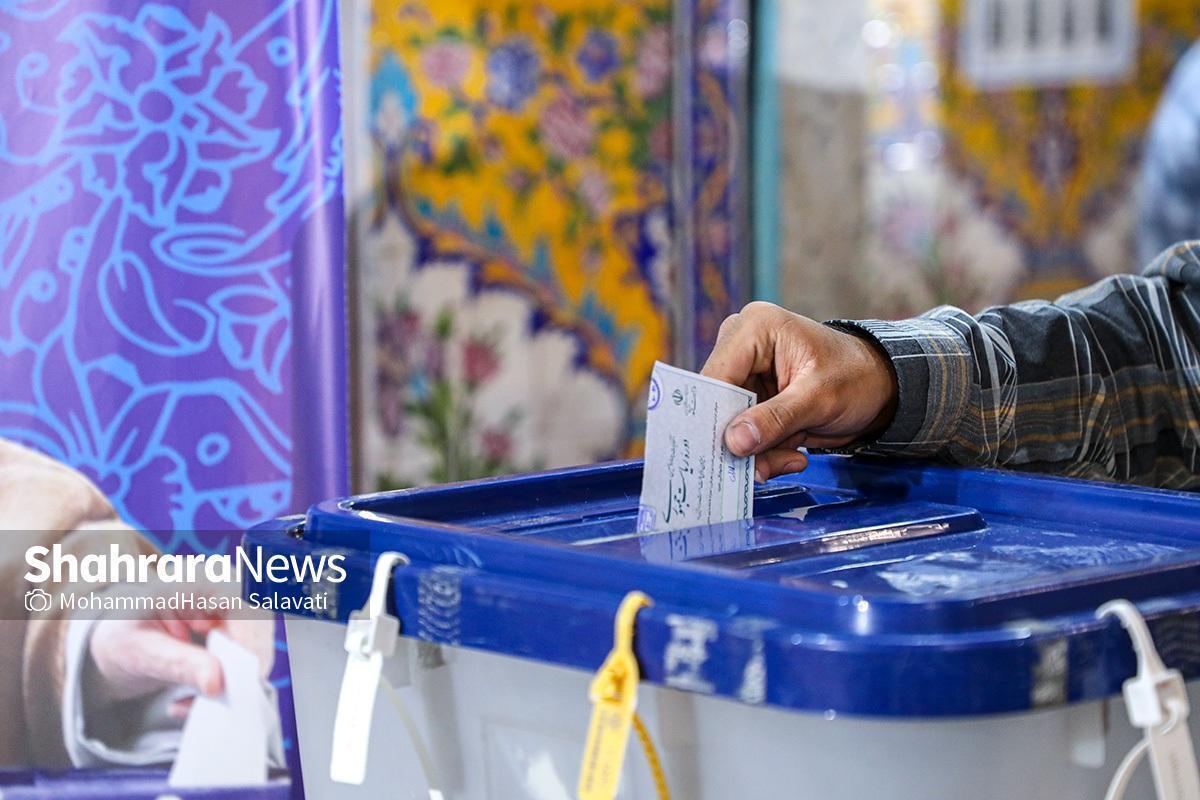مدیران ستادهای انتخاباتی دو نامزد راه یافته به دور دوم ریاست جمهوری در مشهد از تغییرات کمی و کیفی تبلیغات نامزدهای مورد نظر خود در این شهر خبر دادند.