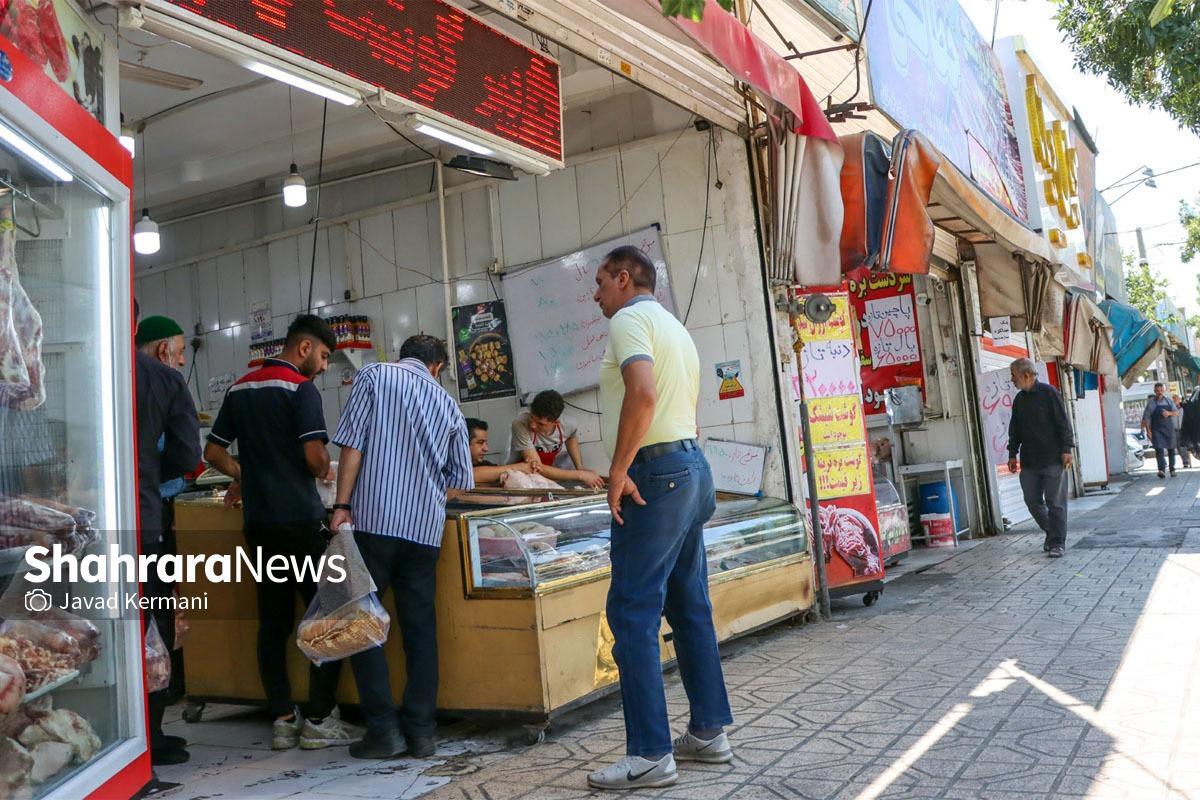 شهروندان از ایجاد آلودگی توسط گوشت‌فروشی‌های خیابان «آیت‌ا... عبادی» گلایه‌مندند. این داستان هرروزه راسته گوشت‌فروشی‌های گذری که کاسبانش ادعا دارند حتی از راسته پروتئین‌فروشی‌های خیابان استقلال کهنه‌کارترند و در صنف خودشان، جزو اولین‌های شهر به حساب می‌آیند.