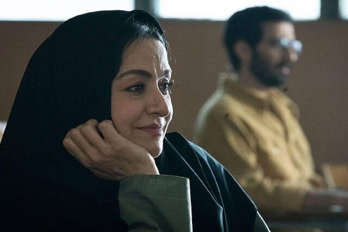 شبکه نمایش سیما در سالروز شهادت شهید هسته‌ای داریوش رضایی‌نژاد فیلم سینمایی «هناس» از تولیدات سازمان سینمایی سوره را پخش می‌کند.