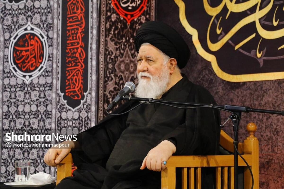 نماینده ولی‌فقیه در استان خراسان‌رضوی گفت: رهبر نهادینه‌ساز واقعه کربلا وجود اقدس آقا امام‌سجاد(ع) بود. اینکه در تاریخ گفته شده حضرت با مشاهده ذبح گوسفند یا استسقای حیوانات گریه می‌کرد، این‌ها اصل مسئله نبود. در اصل، حضرت اراده داشت این گریه‌ها زمینه‌ساز استمرار نهضت شود.