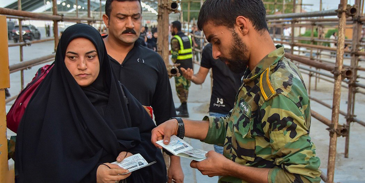جانشین معاون هماهنگ‌کننده فراجا گفت: برای درخواست صدور گذرنامه‌های زیارتی، نیازی به حضور فیزیکی شهروندان در مکان‌هایی مانند پلیس گذرنامه یا پلیس+۱۰ نیست و متقاضیان می‌توانند به صورت اینترنتی درخواست خود را ثبت کنند و حداکثر ظرف مدت ۷۲ ساعت آن را تحویل بگیرند.
