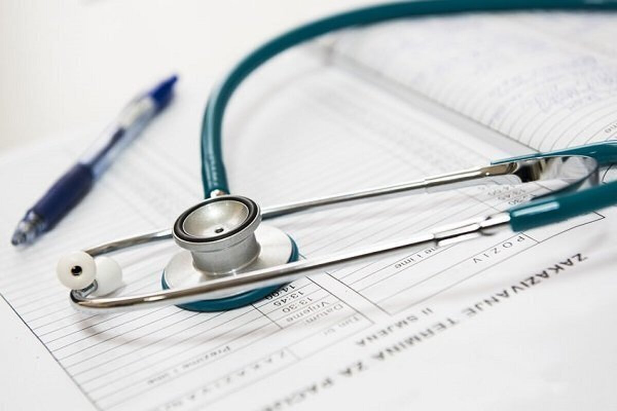 دبیر شورای عالی نظام پزشکی کشور از تسهیل شرایط اخذ پروانه مطب خبر داد.
