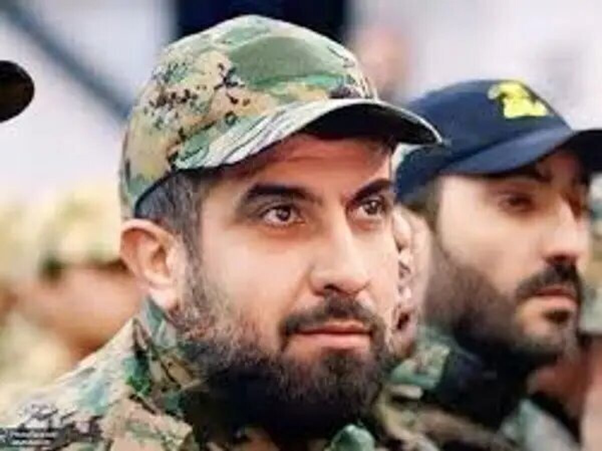 منابع لبنانی اعلام کردند که پیکر فواد شکر از زیر آوار خارج شده است.