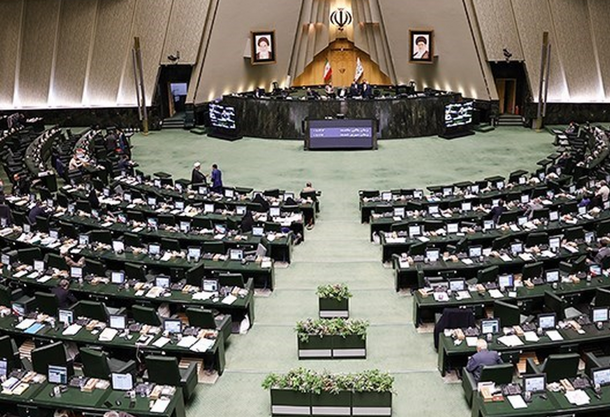 سخنگوی کمیسیون امنیت ملی و سیاست خارجی مجلس شورای اسلامی گفت: در جلسه فوق العاده کمیسیون امنیت ملی ابعاد مختلف جنایت صهیونیست‌ها مورد بررسی قرار گرفت. البته بررسی‌ها همچنان ادامه دارد و هنوز تکمیل نشده است.