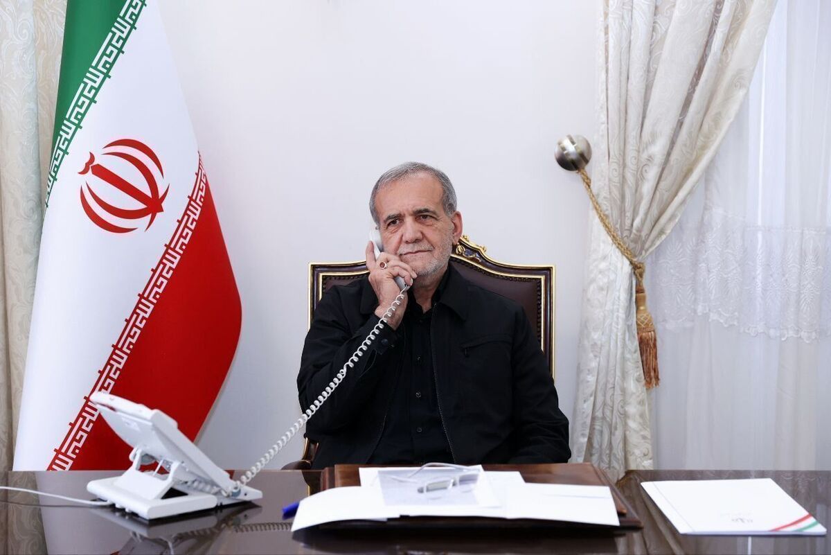 رئیس‌جمهور اقدامات تروریستی را ناشی از به‌بن‌بست‌رسیدن صهیونیست‌ها دانست و گفت: رهبری، ملت و دولت ایران ذره‌ای از حمایت ملت مظلوم فلسطین کوتاه نخواهند آمد و با عزمی راسخ‌تر به پشتیبانی از محور مقاومت و خصوصاً مردم فلسطین و مظلومان غزه ادامه خواهند داد.