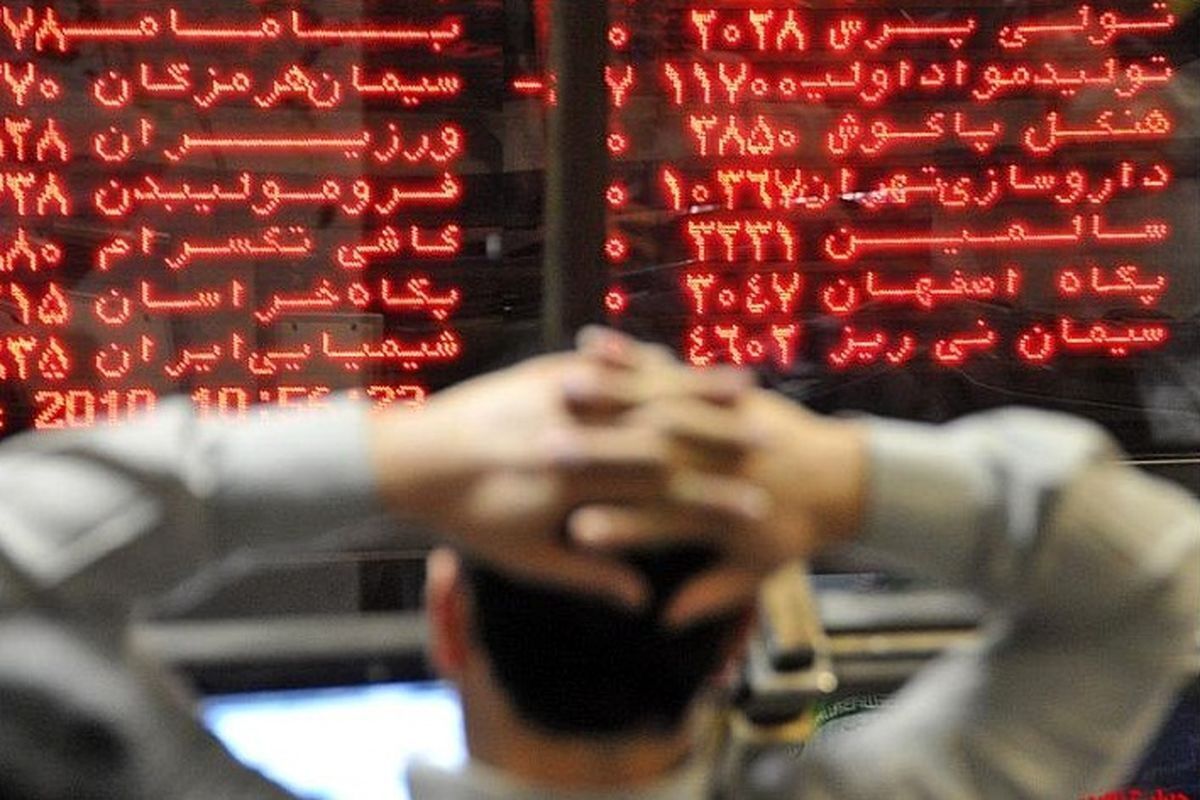 بازار سرمایه در حالی دومین روز کاری پس از شهادت اسماعیل هنیه رئیس‌دفتر سیاسی حماس را پشت سر گذاشت که در این دو روز ۵.۳ درصد ریزش کرد و اکنون به مرز حساس ۲ میلیون واحد رسیده است.