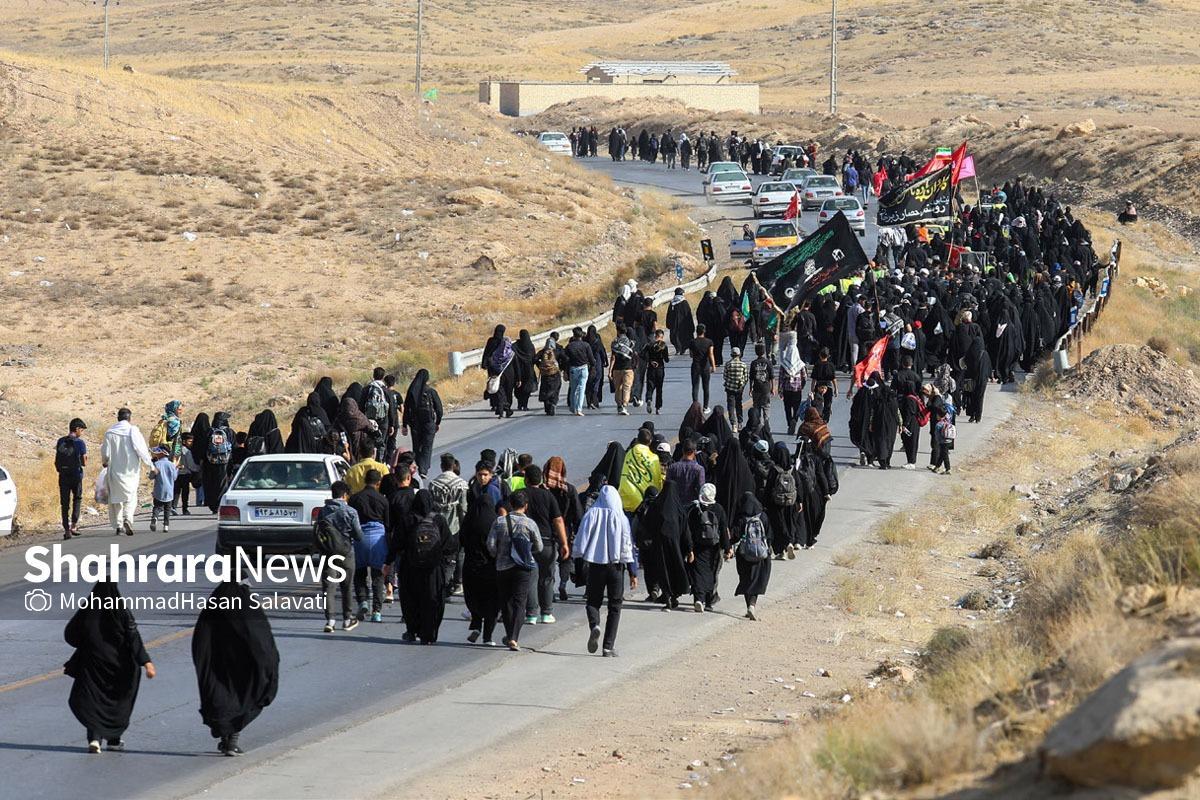 در ماه صفر و به‌ویژه در دهه پایانی آن، به‌دلیل هم‌زمانی با اربعین و حضور انبوه زائران در قالب کاروان‌های پیاده‌ای که عازم کربلا می‌شوند، جمعیت هلال‌احمر نیز خدمات زیادی به زائران ارائه می‌دهد.