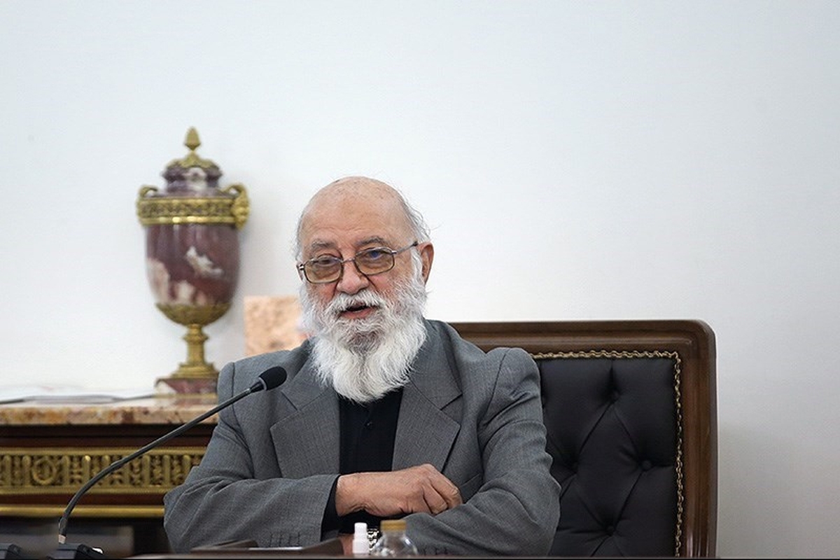 مهدی چمران با کسب ۲۱ رأی، در چهارمین سال شورای ششم، به عنوان رئیس شورای شهر تهران انتخاب شد.