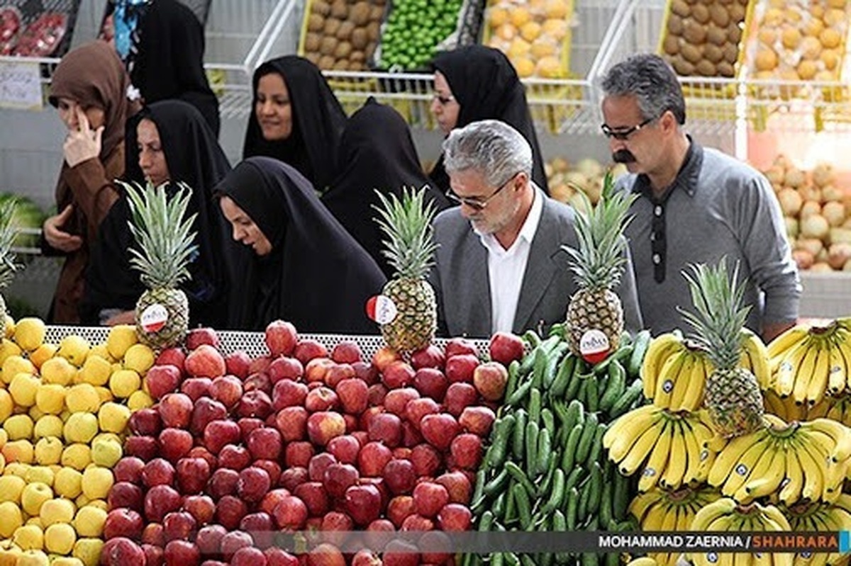 اتحادیه بارفروشان مشهد قیمت انواع میوه و صیفی جات امروز در این شهر را اعلام کرد.