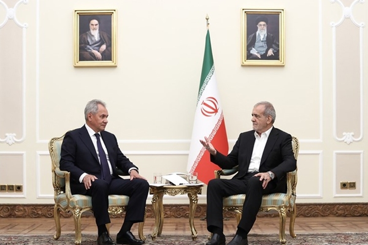 رئیس جمهور با انتقاد شدید از حمایت آمریکا و برخی کشورهای غربی از جنایات رژیم صهیونیستی، گفت: ایران به هیچ عنوان به دنبال توسعه دامنه بحران در منطقه نیست، اما قطعاً این رژیم پاسخ جنایات و گستاخی خود را دریافت خواهد کرد.