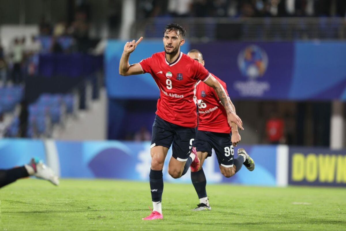 محمدرضا آزادی برای انتقال به پرسپولیس رقم بالایی را طلب کرده است