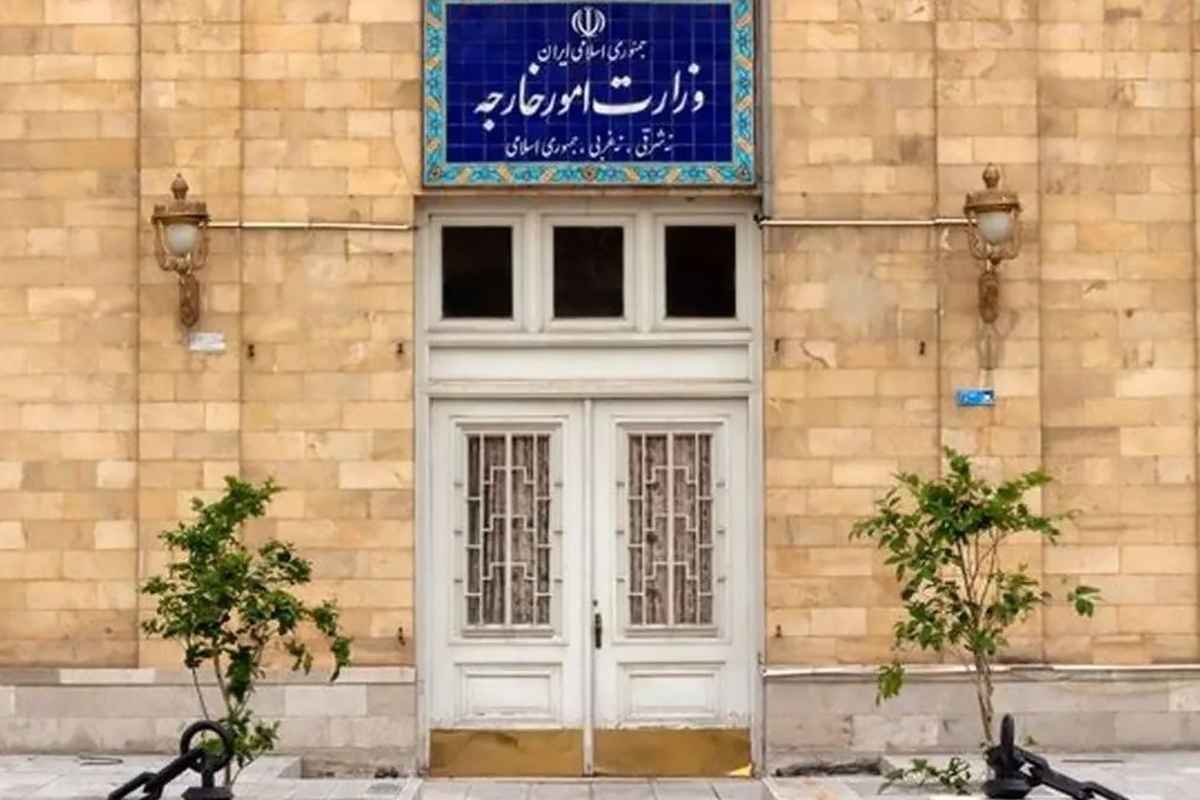 وزارت امور خارجه امروز در بیانیه‌ای به مناسبت سالروز شهادت دیپلمات‌ها و خبرنگار ایرانی در مزارشریف اعلام کرد که حق خود را برای پیگیری این اقدام تروریستی و پاسخگویی به ملت ایران محفوظ دانسته و از حکومت سرپرست افغانستان می‌خواهد نتیجه بررسی‌های خود را درباره عاملان این جنایت اعلام و آنها را مجازات کند.