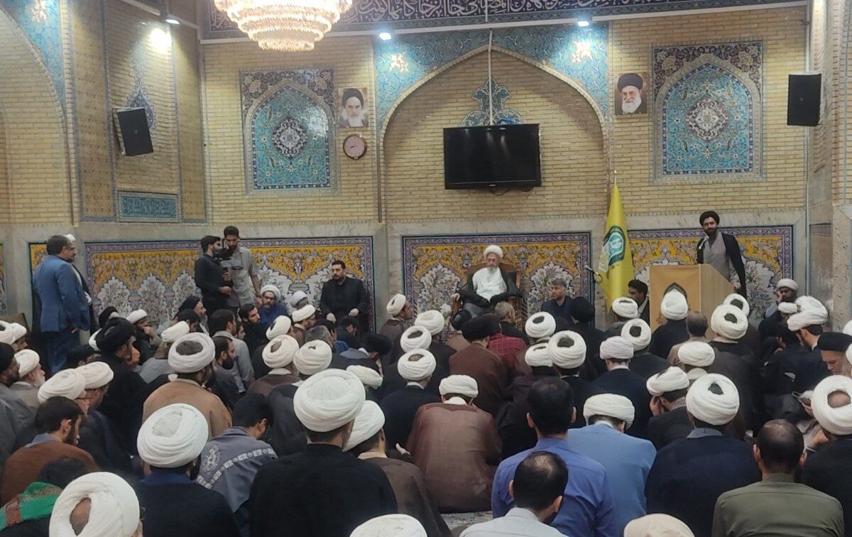 دومین دوره مدرسه علمی تابستانی «دارالعلم» امروز با حضور آیت‌الله سبحانی در مشهد به کار خود پایان داد.