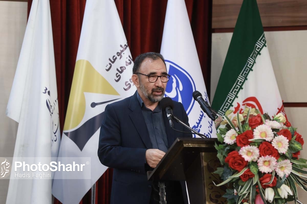 استاندار خراسان رضوی گفت: هیچ خبرنگاری نباید از مزایای مشاغل سخت و زیان‌آوری این شغل بی بهره بماند، اما نمی‌توان قوانین را هم در نظر نگرفت.