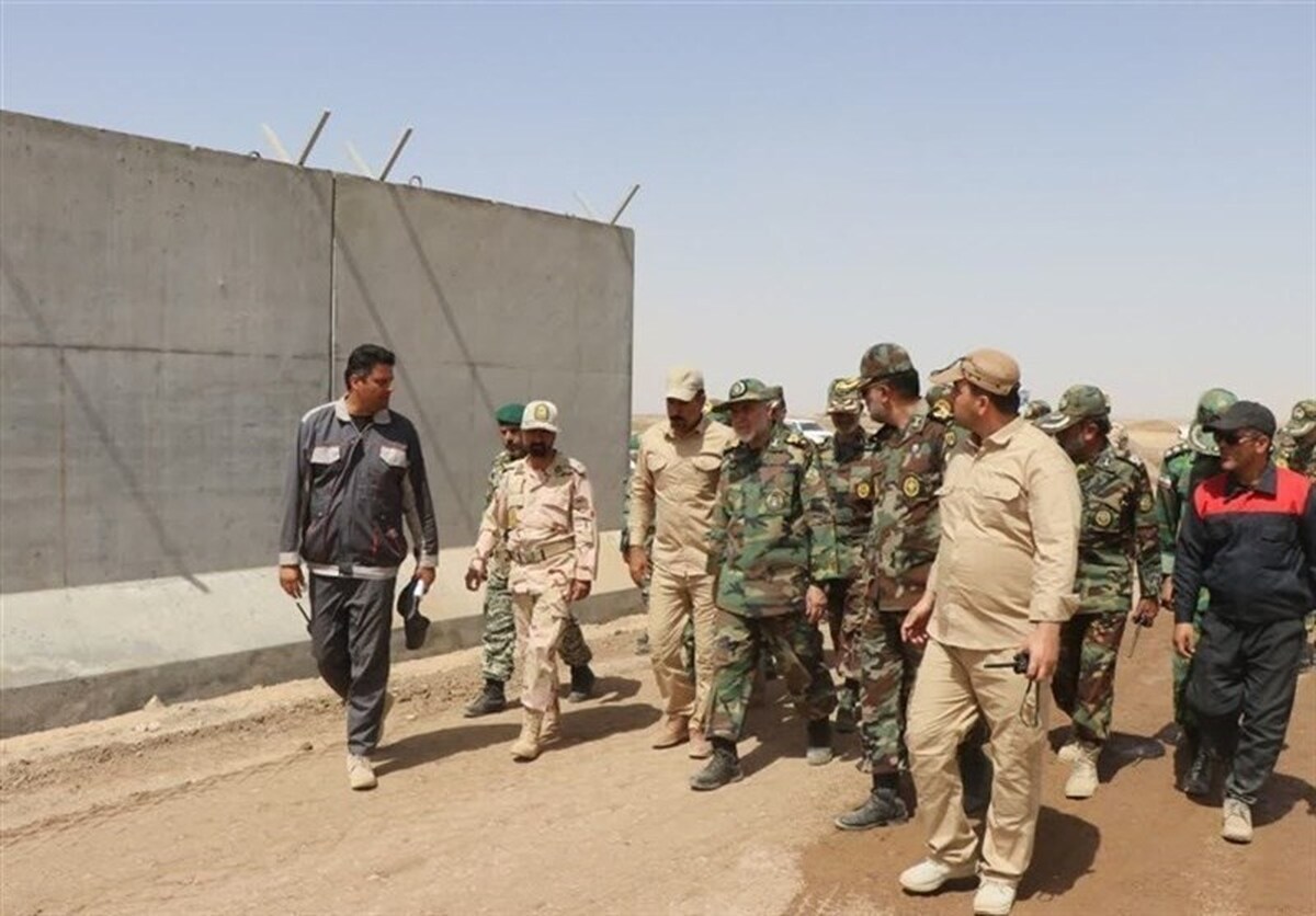 فرمانده گروه مهندسی ۴۴۴ نیروی زمینی ارتش از انسداد ۳۰۰ کیلومتر از مرز‌های شرق ایران با احداث دیوار‌های چهارمتری خبر داد و گفت: طرح انسداد مرز‌های شمال شرق کشور با چهار گروه مهندسی ارتش و قرارگاه سازندگی خاتم‌الانبیا(ص) در حال انجام است.