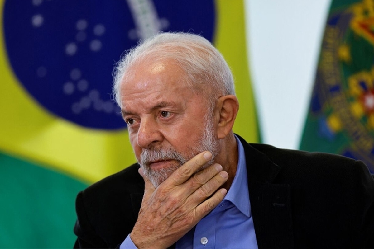 رئیس جمهور برزیل که هنگام شنیدن خبر سقوط هواپیمای مسافربری در برزیل در یک رویداد از پیش برنامه‌ریزی شده حضور داشت، اعلام کرد:یک هواپیما با ۵۸ مسافر و چهار خدمه به تازگی در شهر وینهدو در ایالت سائوپائولو برزیل سقوط کرده است و همه سرنشینان آن جان باختند.