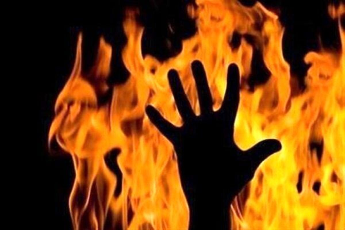 رییس آتش نشانی و خدمات ایمنی اسلام آبادغرب با اشاره به تخریب سه منزل مسکونی بر اثر انفجار در این شهر، از جان باختن چهار نفر و مصدوم شدن سه نفر دیگر در این حادثه خبر داد.