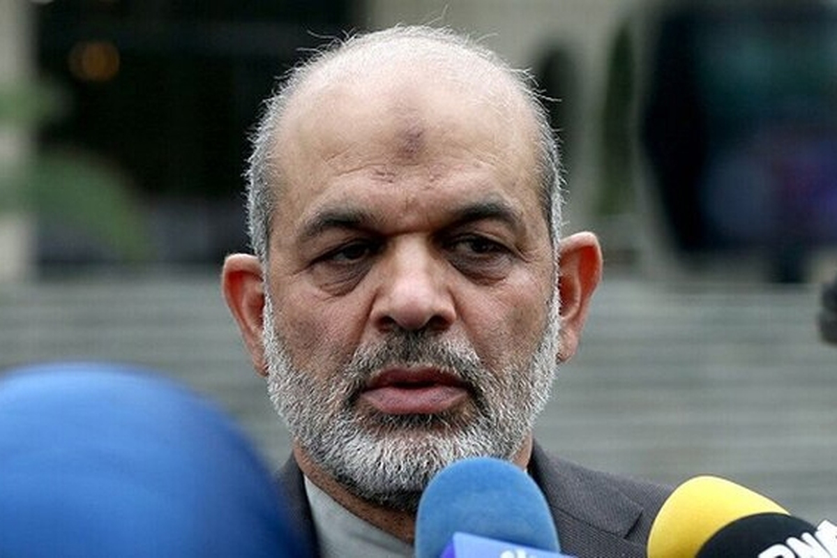 وزیر کشور از زوار عتبات عالیات خواست برنامه سفرشان را به نحوی مدیریت کنند که از هر مرزی که خارج می‌شوند از همان مرز وارد کشور شوند.