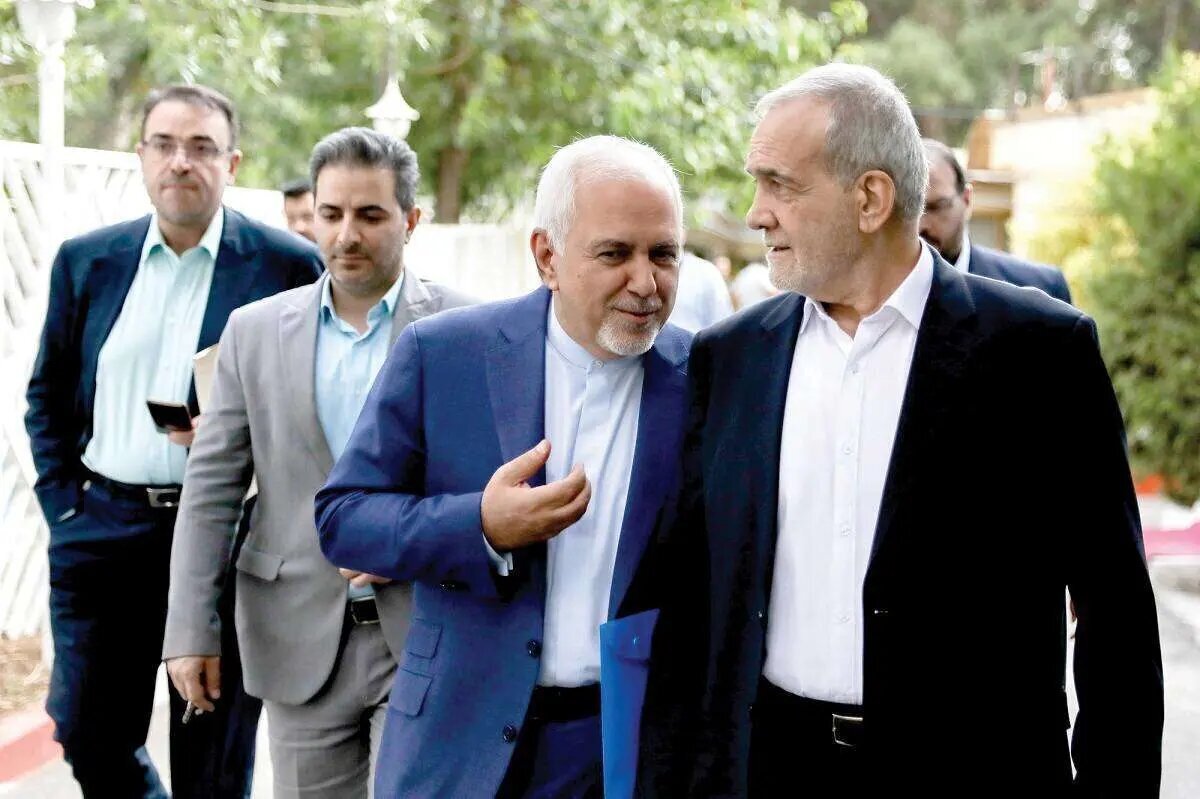 معاون راهبردی رئیس جمهور با اشاره به تماس تلفنی رئیس جمهور با وی گفت: هرجا که باشم از پزشکیان و دولتش پشتیبانی می‌کنم.