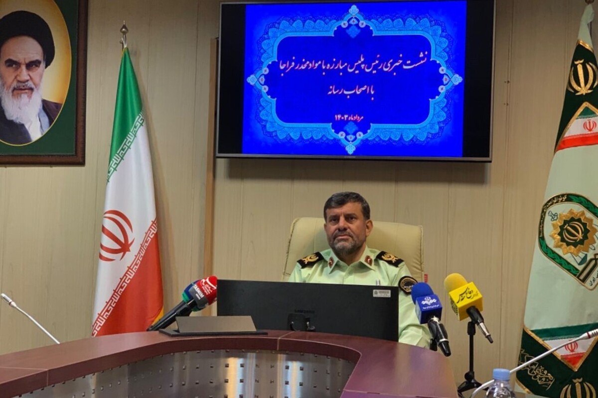 رئیس پلیس مبارزه با مواد مخدر فراجا از انهدام سه باند و شبکه بزرگ قاچاق مواد مخدر خبر داد و گفت: جریمه حمل انواع مواد مخدر به عراق پنج میلیون دینار و یک سال حبس است.