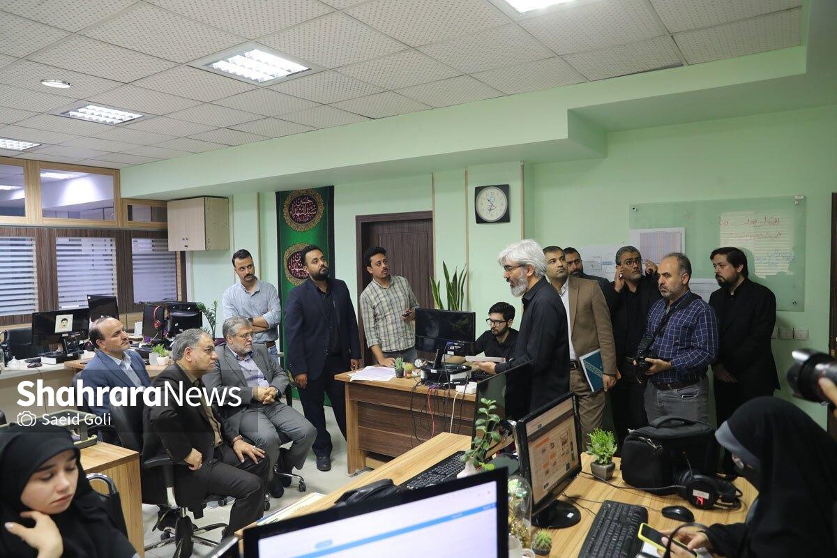 عضو دفتر حفظ و نشر آثار رهبر انقلاب به همراه شهردار مشهد مقدس، از مرکز ۱۳۷ شهرداری مشهد و وسسه فرهنگی شهرآرا بازدید کردند.