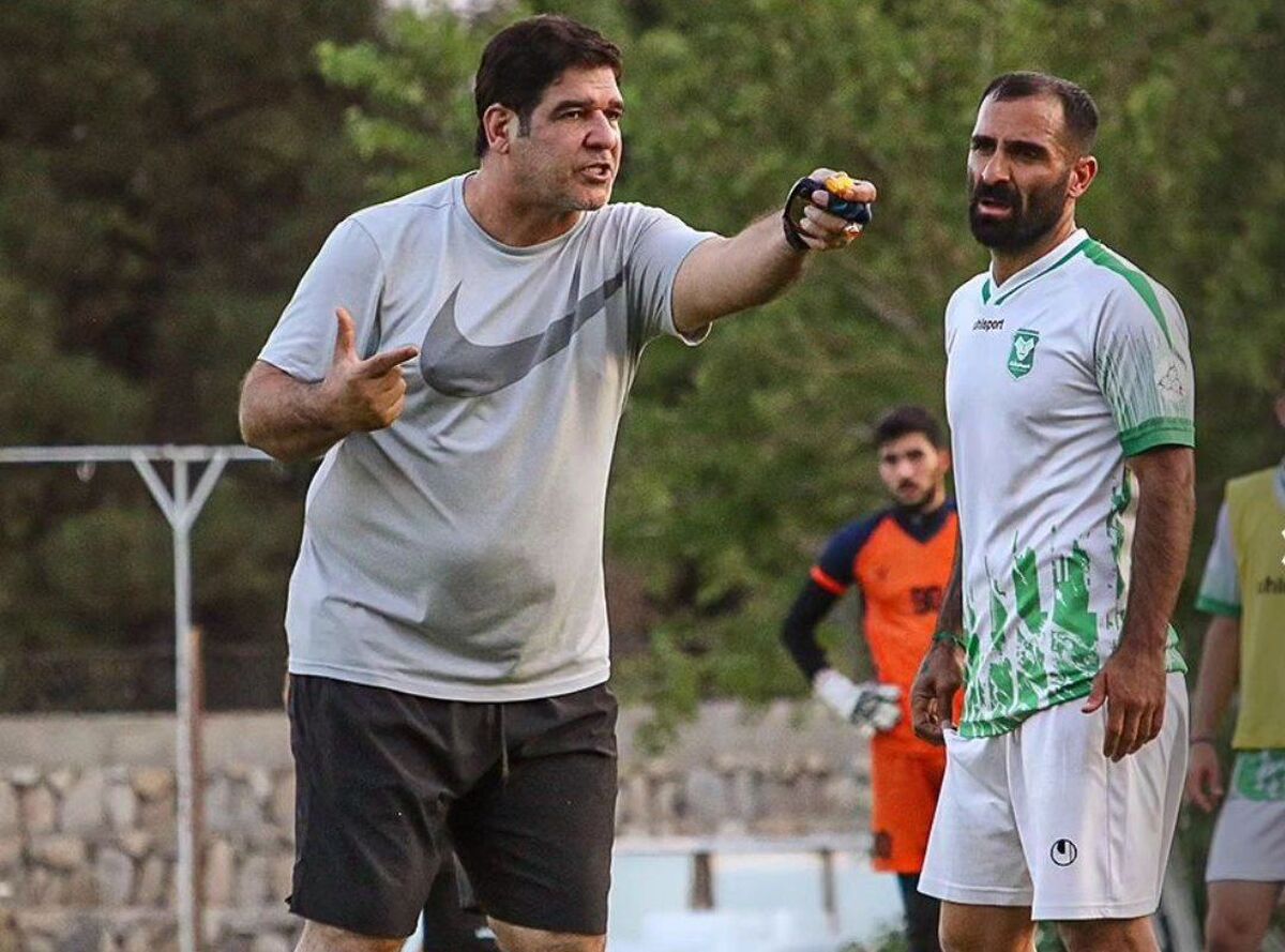 محمدرضا مهاجری پس از یک فصل دوری با خیبر به لیگ برتر بازگشته و انتظار می‌رود تیم او مثل سایر جاهایی که بوده فوتبال تماشاگرپسند به نمایش بگذارد.