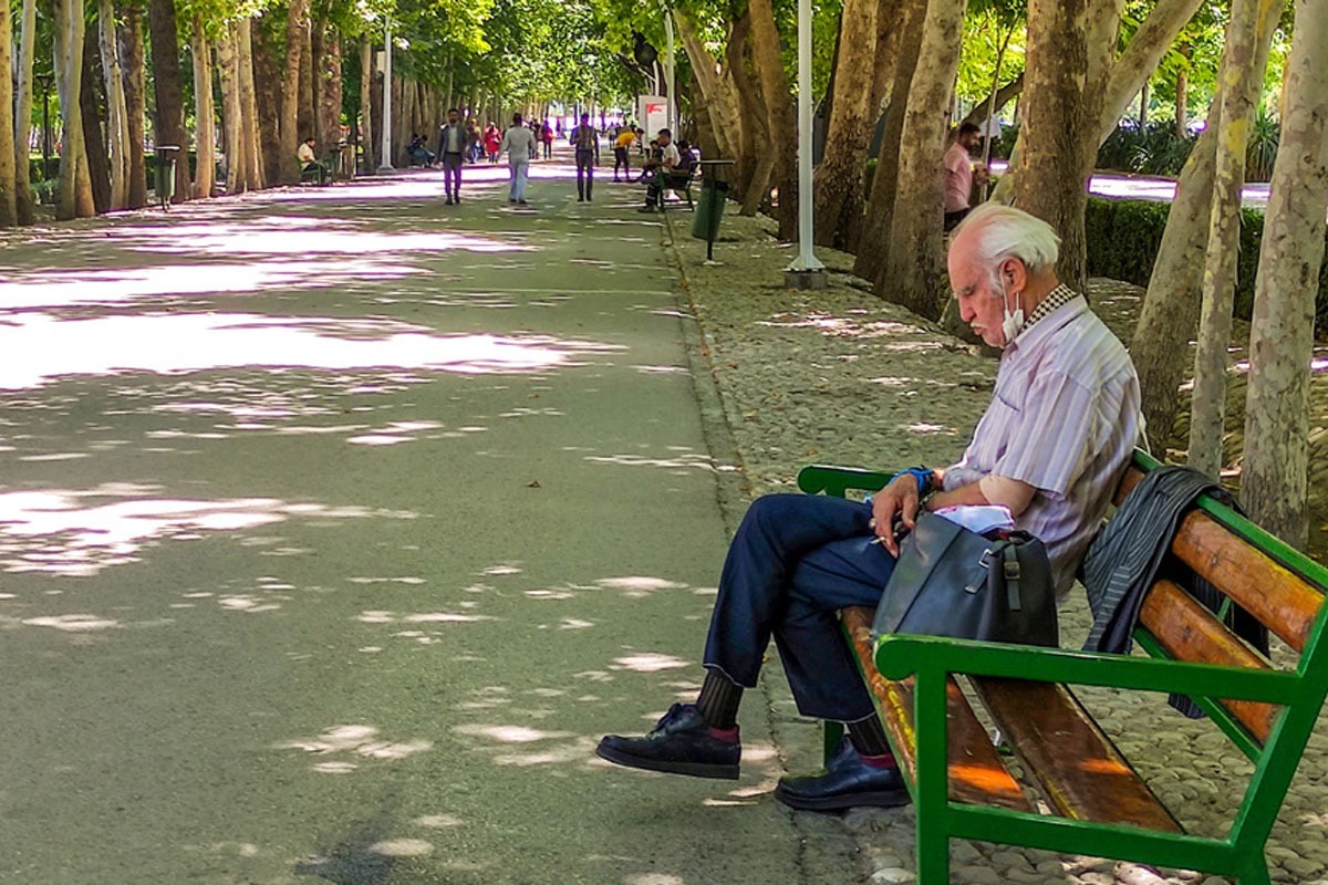 طیق مصوبه مجلس افزایش ۹۰درصدی حقوق بازنشستگان طی سه سال با فرمول تعیین‌شده، باید از ابتدای امسال به اجرا درمی‌آمد.