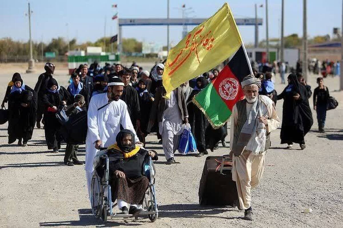 فرماندار تایباد با اشاره به تمهیدات اندیشه شده در رابطه با زائران افغانستانی اربعین که از مرز دوغارون وارد کشور می‌شوند، گفت: تفاهم کرده‌ایم که ۴۰۰ اتوبوس مسافربری از افغانستان وارد ایران شود.