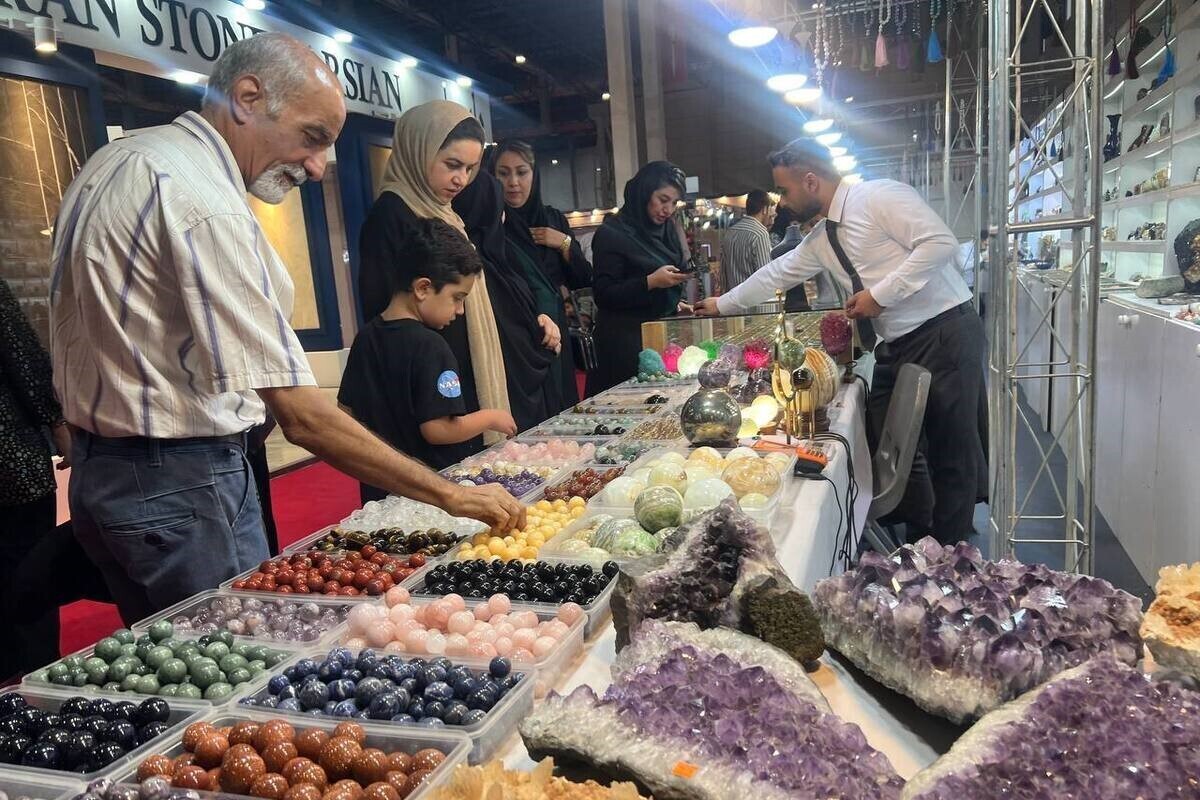عضو هیئت‌رئیسه و سخنگوی مجلس شورای اسلامی ایران در مشهد گفت: سهم ایران از بازار سنگ تزئینی تنها نیم درصد است، اما این سهم در حال افزایش است.