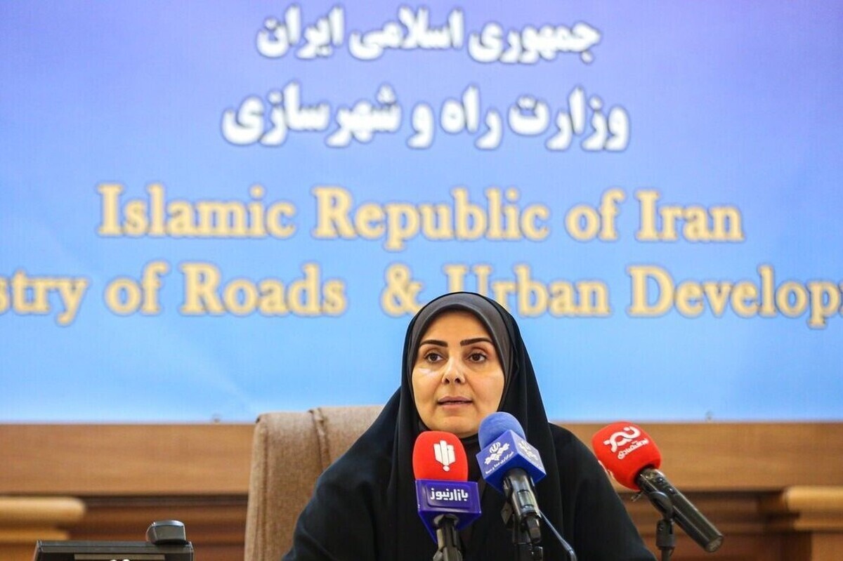 یک عضو کمیسیون عمران در مجلس شورای اسلامی گفت: خانم صادق با توجه به این که از بدنه وزارت راه و شهرسازی است و به عنوان کارشناسی که تمام پله ها را طی کرده، نظر مثبت کمیسیون را به خودش اختصاص داده. او سعی کرده در شورای عالی شهرسازی تصمیمات منطقی و بر مبنای منافع ملی و منطقه ای بگیرد.