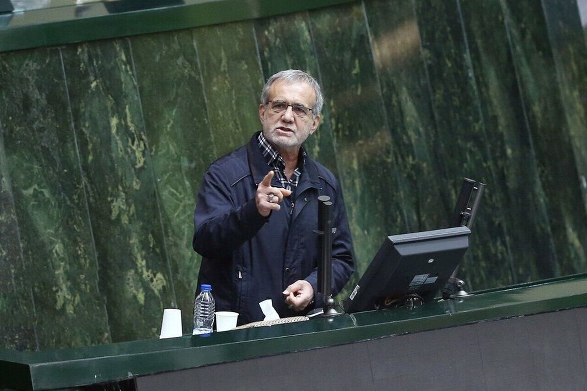 رئیس جمهور در صحن مجلس گفت: من بلد نیستم زیاد حرف بزنم و چیز‌هایی را هم که باید از روی کاغذ بخوانم، بدتر خراب می‌کنم.