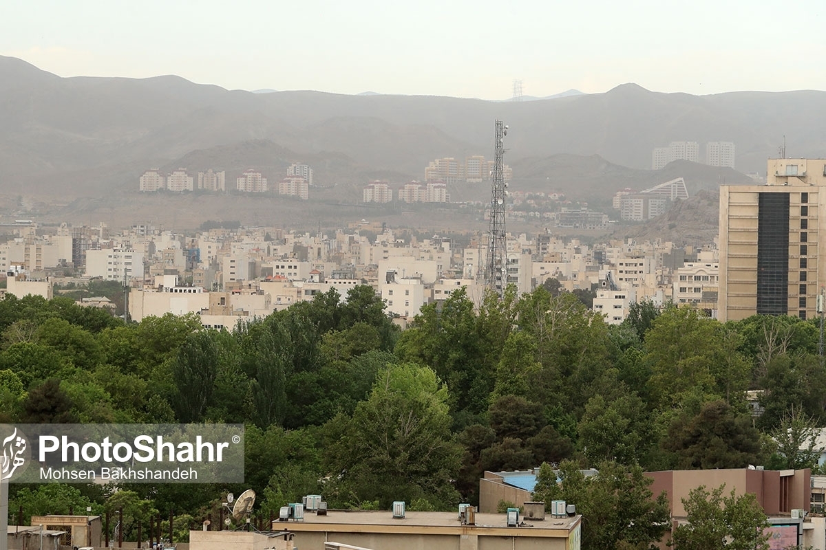 کارشناس مرکز پیش‌بینی هواشناسی خراسان‌رضوی گفت: تا پایان هفته در سطح استان، وزش باد شدید همراه با خیزش گردوخاک پدیده غالب جوی است.