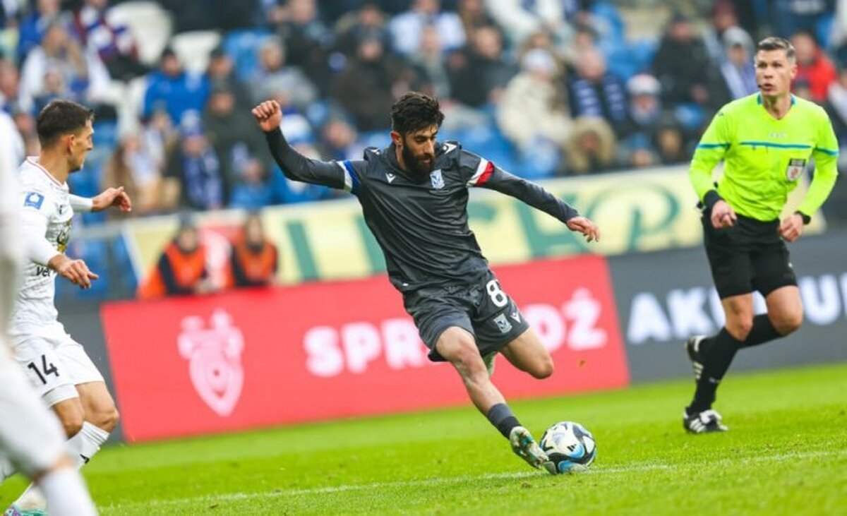 باشگاه پرسپولیس برای جبران عقب ماندگی خود در نقل و انتقالات به دنبال جذب علی قلی‌زاده است تا به اصطلاح اخبار نقل و انتقالاتی را به خود اختصاص دهد.