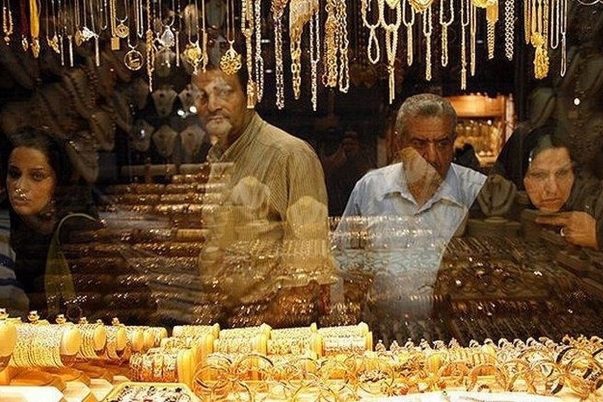 رئیس اتحادیه طلا و جواهر مشهد گفت: هجوم مردم برای خرید طلا در روز گذشته (۲۸ مرداد - ۱۳ صفر) طی سال‌های گذشته بی‌سابقه بود.