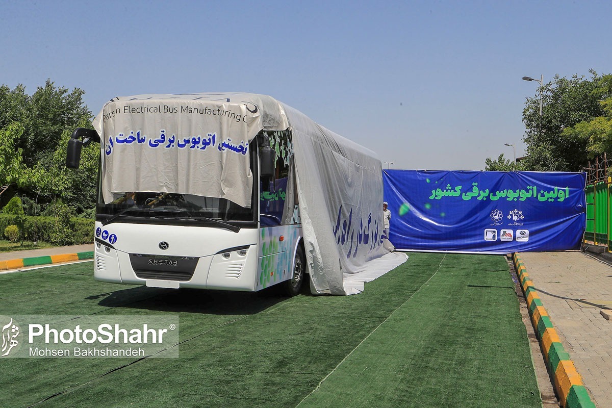 علیرضا زاکانی شهردار تهران امروز -۲۹ مردادماه ۱۴۰۳- باحضور در جمع خبرنگاران به سؤالات و ابهامات آنها در حوزه حمل و نقل و موضوعات مرتبط با قرارداد چین، پاسخ داد.