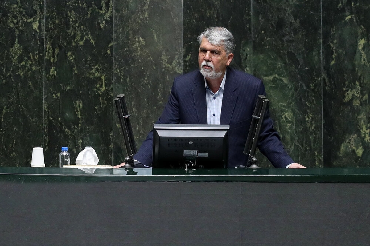 سید عباس صالحی در سخنان خود به عنوان وزیر پیشنهادی فرهنگ و ارشاد اسلامی گفت: نوع و مسیر محصولات فرهنگی تغییراتی پیدا کرده است و این یعنی ما باید به مسیرهای جدیدی فکر کنیم.
