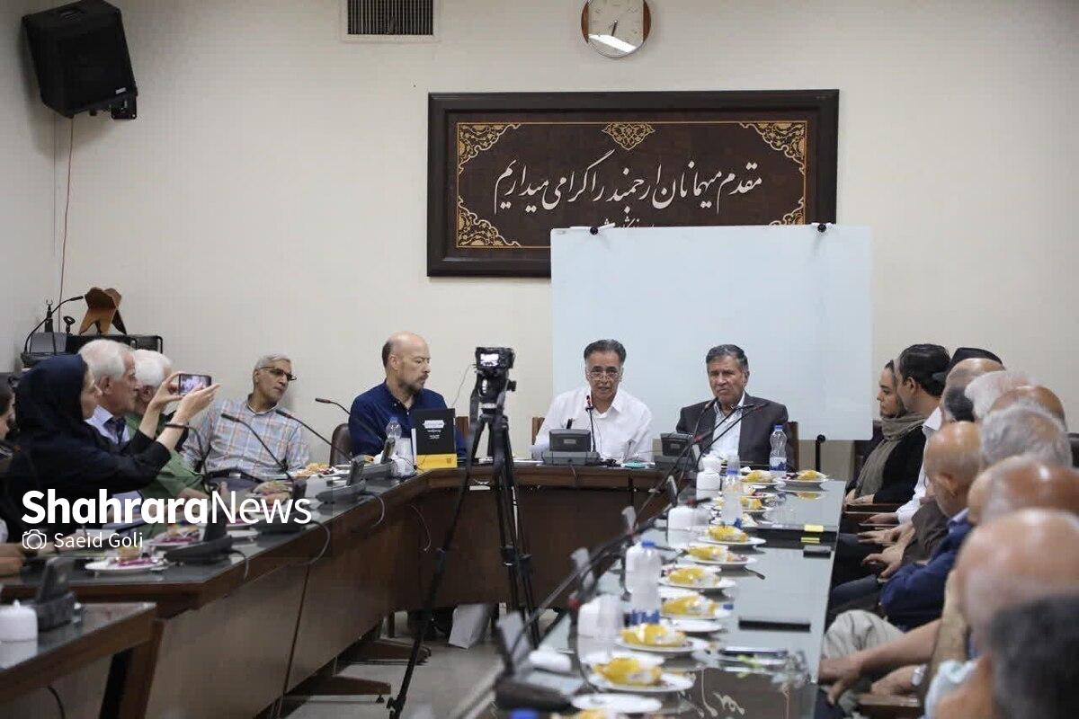 کتاب «خطه ویراستاران» در فرهنگ‌سرای جهاد دانشگاهی با حضور اساتید ادبیات، معرفی شد.