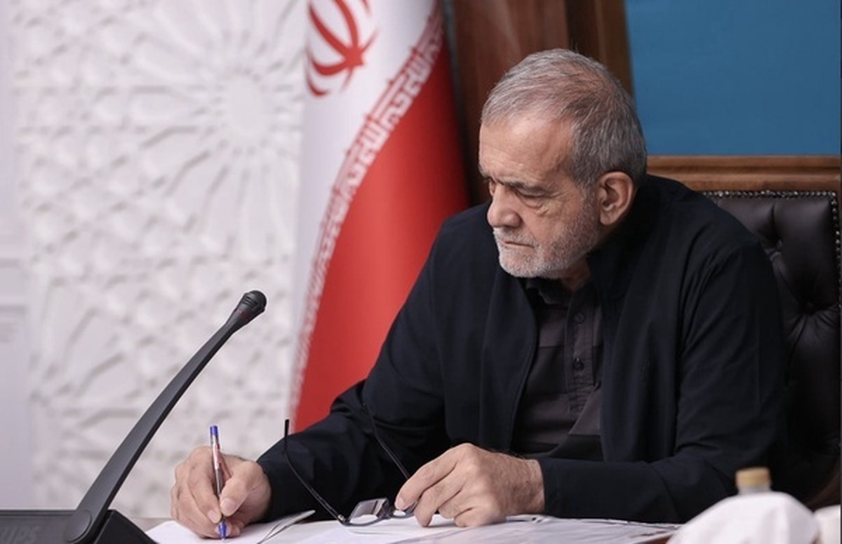 رئیس‌جمهور در پیامی به رئیس مجلس شورای اسلامی، رأی اعتماد قاطع نمایندگان ملت به وزرای پیشنهادی را یک سرمایه اجتماعی و تکمیل‌کننده رویکرد دولت در ایجاد وفاق ملی در کشور دانست.