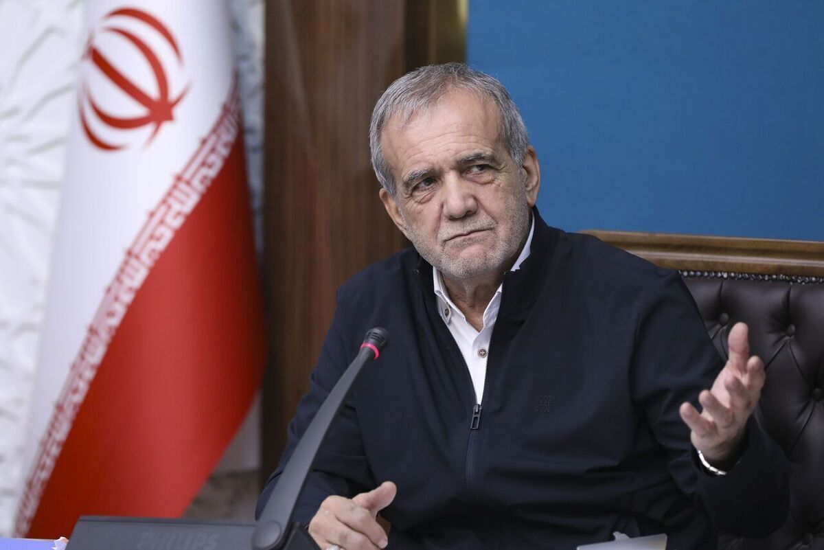 برای انتخاب معاونان و سایر جایگاه‌ها یک‌سری شاخص تعیین کنید و گروهی مسئول شوند طبق آن شاخص‌ها افراد شایسته را انتخاب کنند. این‌طور نشود که هرکس رفقا و آشنا‌های خودش را استخدام کند.