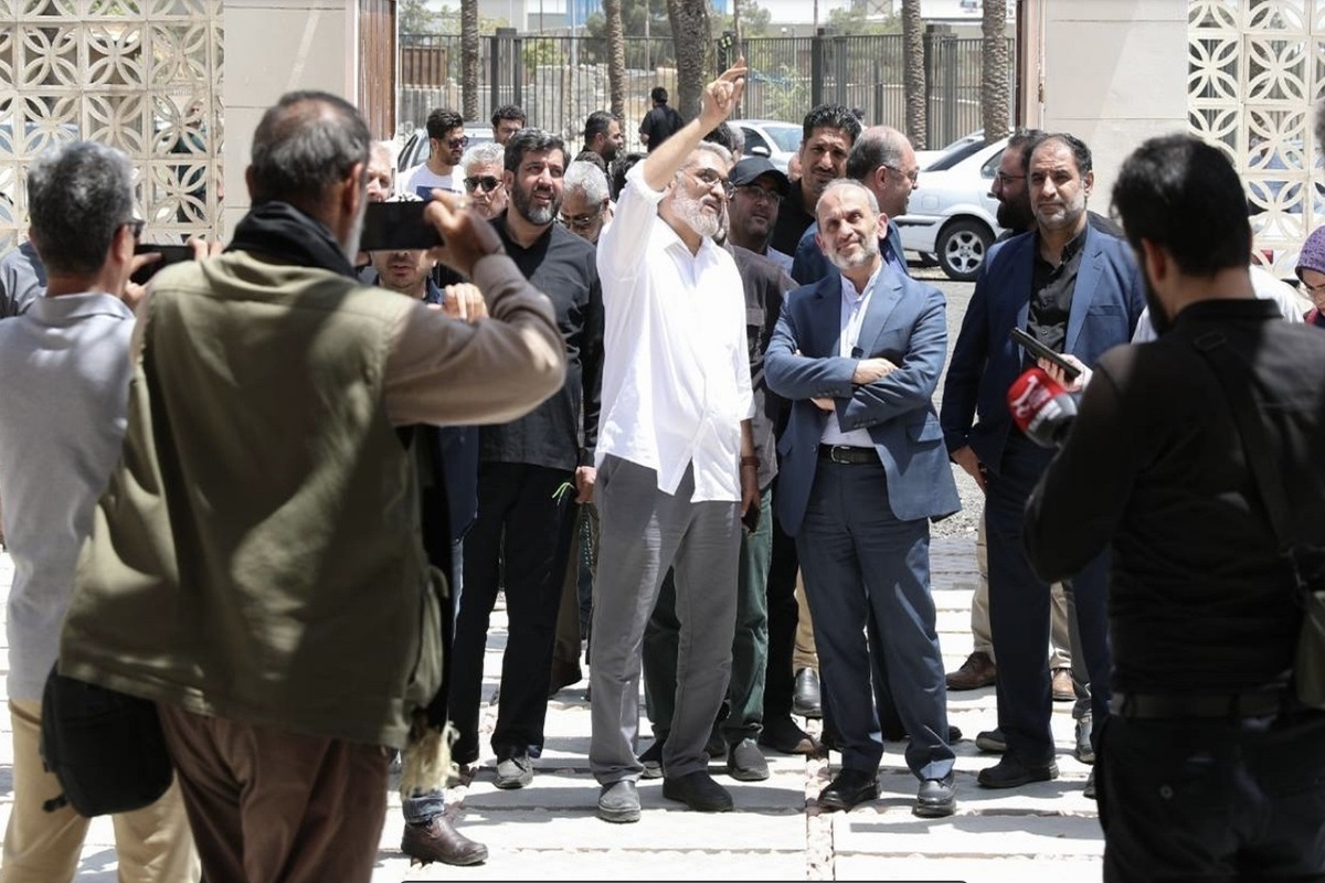 رئیس رسانه ملی از پشت صحنه مجموعه نمایشی «طوبی» بازدید کرد.