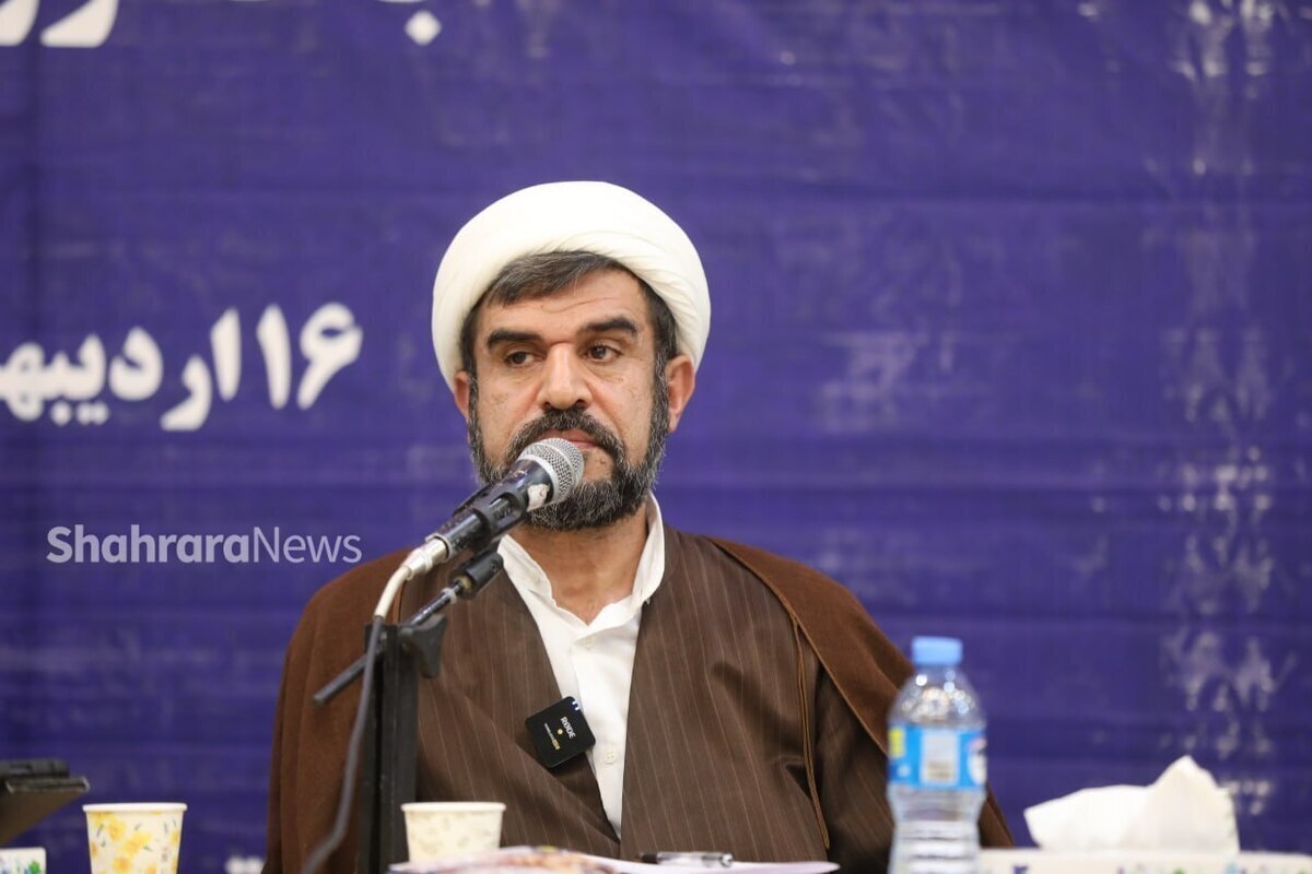 نماینده مشهد در مجلس شورای اسلامی گفت: رهبر انقلاب تاکید داشتند که مجلس باید در تعامل با دولت باشد؛ لذا نباید یک مرزبندی بین دولت و مجلس ایجاد کنیم و این دو قوه را به سمت تنش ببریم.