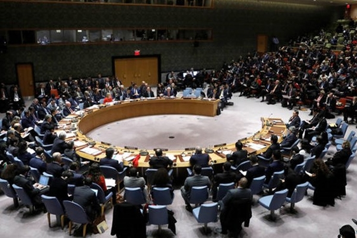 معاون نماینده آمریکا در سازمان ملل در نشست شورای امنیت در دفاع از جنایات رژیم صهیونیستی خواست تا شورای امنیت، مقاومت فلسطین به رهبری حماس را برای پذیرش توافق آتش بس بر اساس شروط اشغالگران و حامیانشان تحت فشار قرار دهد.