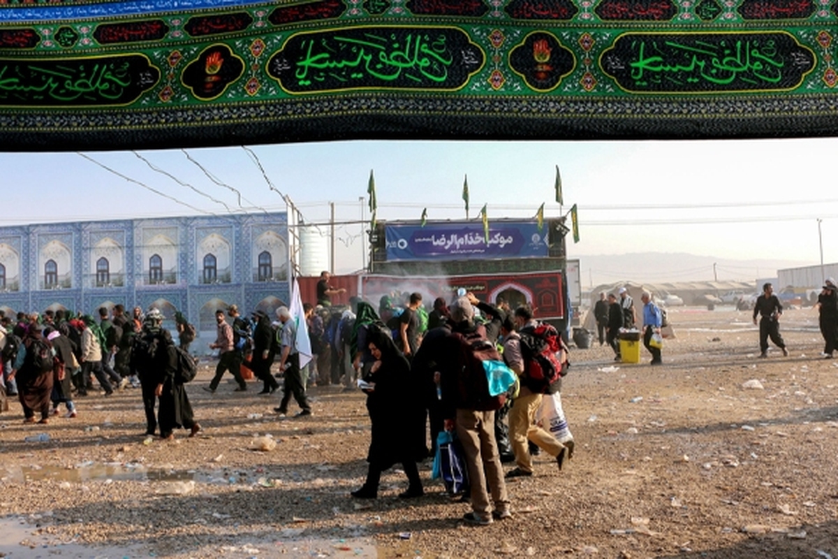 دبیر ستاد اربعین بنیاد کرامت رضوی از ارائه خدمات به زائران اربعین حسینی از شرق تا غرب کشور و همچنین داخل کشور عراق خبر داد.