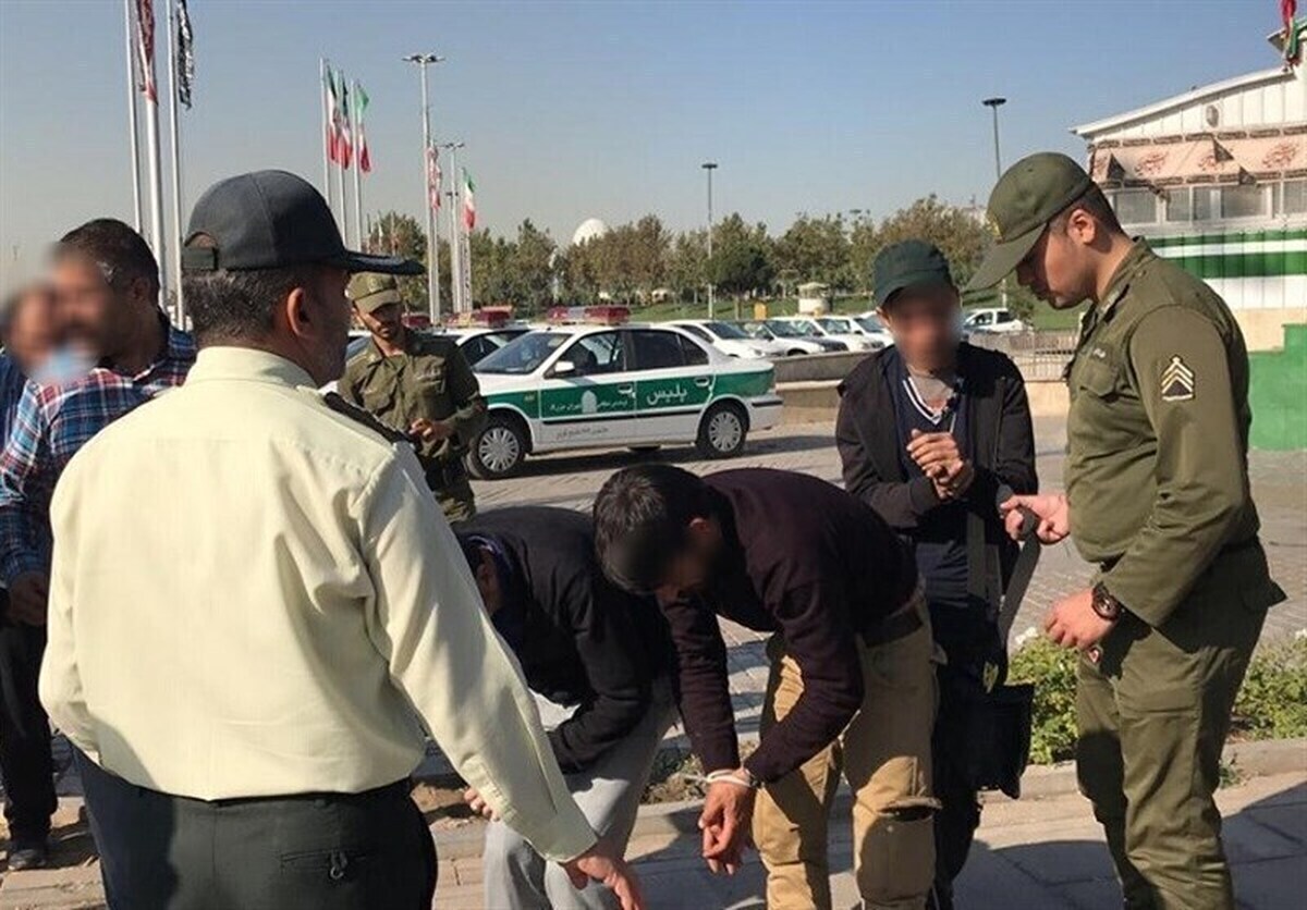 جانشین فرمانده انتظامی استان خراسان‌رضوی گفت: با اجرای مرحله‌ای دیگر از طرح اقتدار امنیت اجتماعی، خیابان‌های منتهی به میدان فردوسی مشهد پاک‌سازی شد.