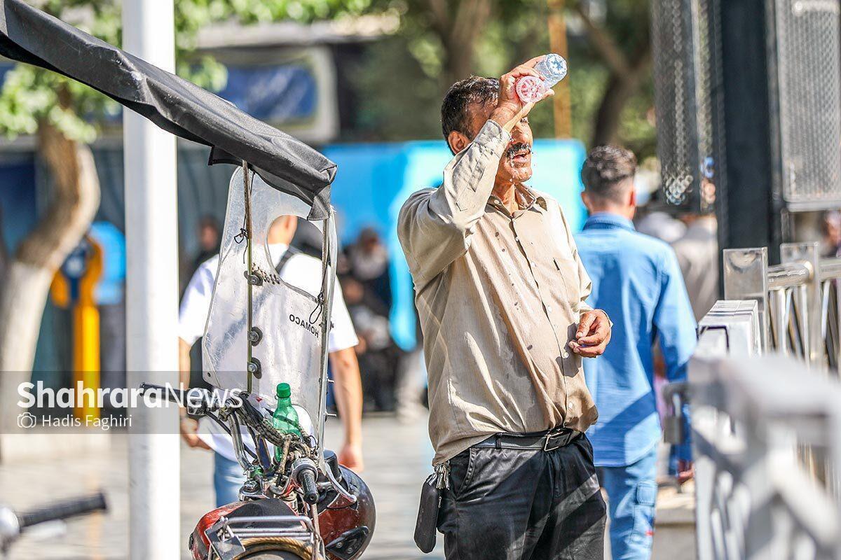 اورژانس پیش‌بیمارستانی در مناطق زیر پوشش دانشگاه علوم پزشکی مشهد به ۱۴ مورد گرمازدگی امدادرسانی کرد.