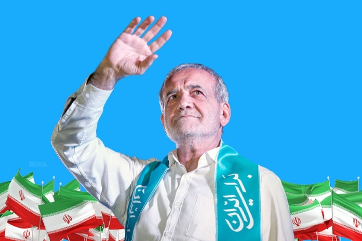 رئیس جمهور با تاکید بر اینکه باید فرصت حضور و مشارکت را برای کسانی که تاکنون در حاشیه‌ بوده‌اند فراهم کنیم، تاکید کرد: معتقد به توافق در داخل و تعامل با دنیا هستیم.