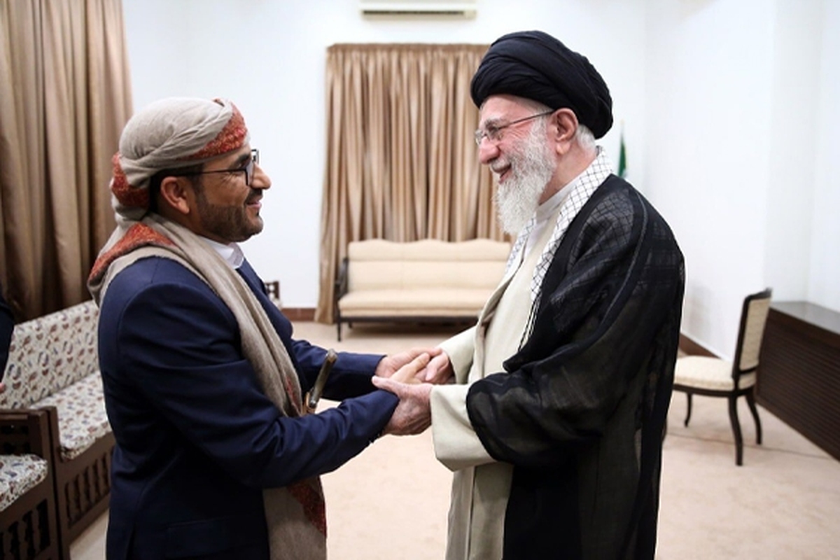 سخنگوی انصارالله یمن با حضرت آیت‌الله خامنه‌ای رهبر معظم انقلاب اسلامی دیدار و گفت وگو کرد.