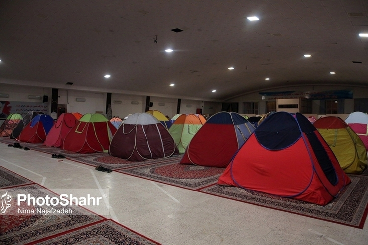 مدیرکل روابط عمومی و بین‌الملل شهرداری مشهد گفت: در میدان شهدا امکان اسکان ۶۰۰۰ زائر فراهم شده که در طبقات ساختمان‌های واقع در میدان شهدا اسکان داده می‌شوند.